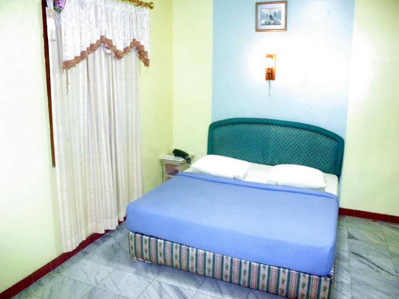 Hotel Pinangsia Jakarta Luaran gambar